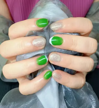 ネイル 高木 維麗絲のネイルデザイン