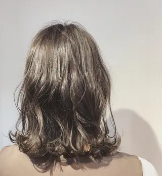 ミディアム カラー ヘアアレンジ Roijir所属・roijir ロイジーのヘアスタイル