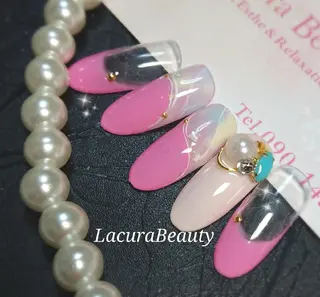 ネイル 小顔と腸の専門店 ラクーラビューティのエステ・リラクイメージ