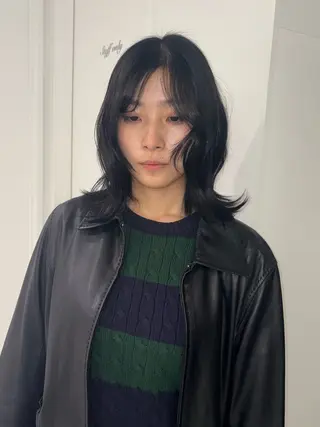 ミディアム ハイトーン/ネイル カナコ🫧のヘアスタイル