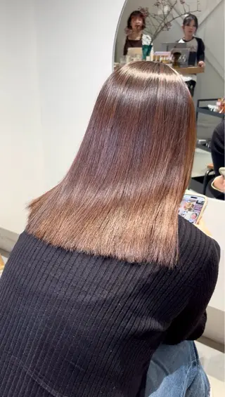 ミディアム 岡あかね🍐 透明感カラーのヘアスタイル