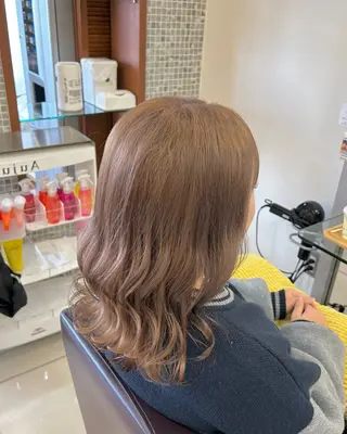 カラー トップスタイリスト 林すずかのヘアスタイル