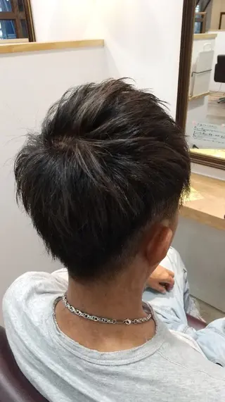 ショート メンズ 阪本 俊のヘアスタイル