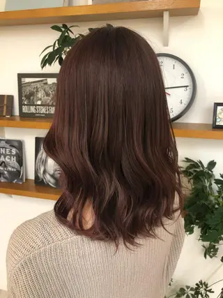 カラー リンダ所属・ベージュ/顔周り カット/スズキのヘアスタイル