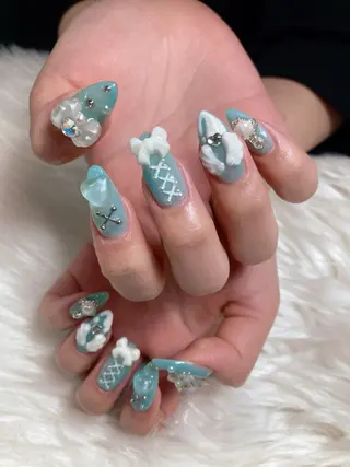 ネイル U·Mi nail salon所属・U·MI 長さ出し専門店のネイルデザイン