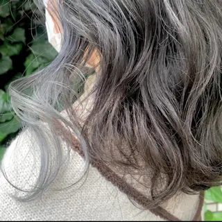 ミディアム カワシマ セイカのヘアスタイル