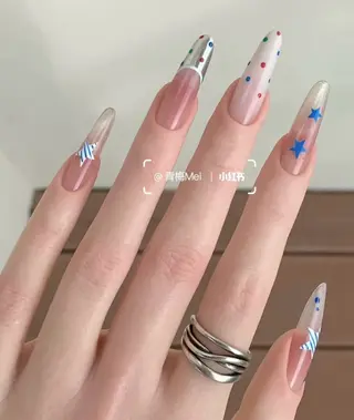 ネイル 高木 維麗絲のネイルデザイン