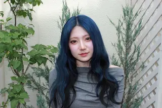 ロング カラー AIRA/ブリーチ /透明感カラーのヘアスタイル