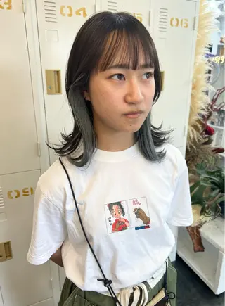 ミディアム カラー LOMARLIE JURIAのヘアスタイル