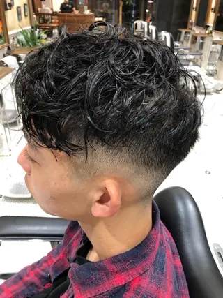 ショート パーマ メンズ THE AWESUM所属・メンズスタイル強化中 TONNY(トニー)のヘアスタイル