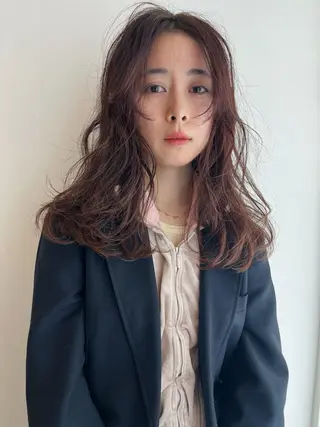 ミディアム KOCHAB 中村穂風のヘアスタイル