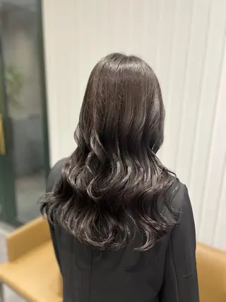 カラー BEAUTRIUM  青山所属・中野 栞生のヘアスタイル