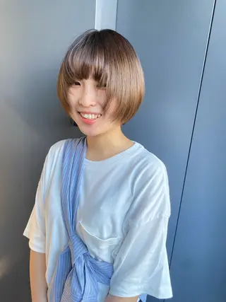 ショート カラー 室谷 侑奈のヘアスタイル
