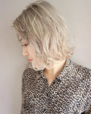 ショート カラー 🇨🇳ワンホンヘア 下田鉄也のヘアスタイル