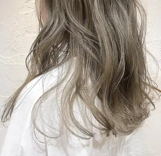 セミロング カラー 圧倒的透明感カラー nana🦕のヘアスタイル