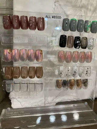 ネイル Legit nail salonのネイルデザイン