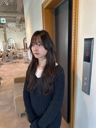 ミディアム カラー 大阪ウルフカット ハッシュカットのヘアスタイル