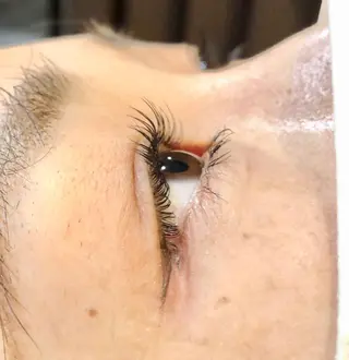 マツエク・マツパ MODEK'S あやねのヘアスタイル