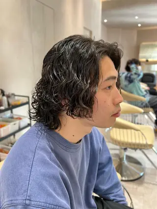 ミディアム パーマ メンズ 波巻きスパイラルパー マ/シャドウパーマ駿のヘアスタイル