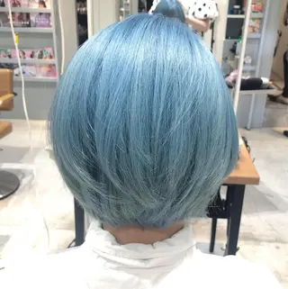 ショート カラー ORIKA 美容室のヘアスタイル