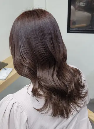 セミロング カラー 渡辺祐輔 透明感🫧艶カラー✨のヘアスタイル