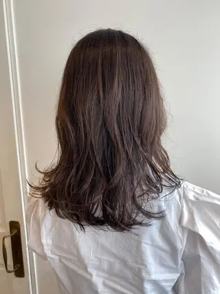 ミディアム カラー salowin渋谷kitaya park前所属・RIKA韓国ヘア/く びれヘア/上品カラーのヘアスタイル