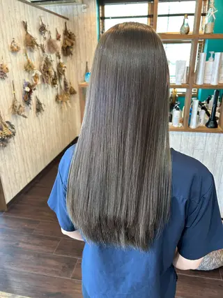 ロング カラー 早坂 さくらのヘアスタイル