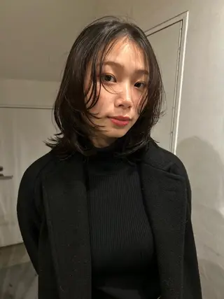 ミディアム hen所属・心斎橋/レイヤー/ ブリーチ/モエのヘアスタイル