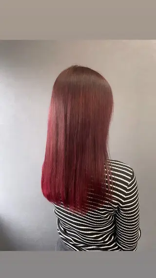 ロング 手塚 由佳のヘアスタイル