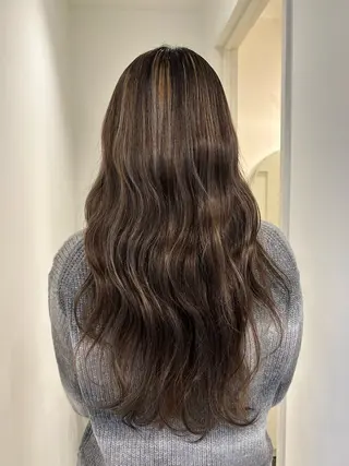 ロング 湯浅 美葉のヘアスタイル