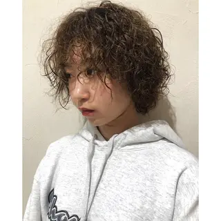 ミディアム パーマ レイヤーカット/ 透明感カラーmikuのヘアスタイル