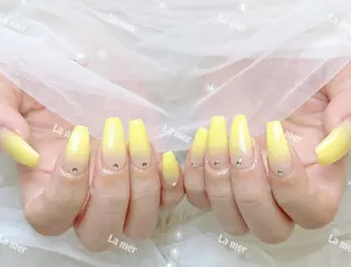 ネイル 🌻 Momoko_のネイルデザイン