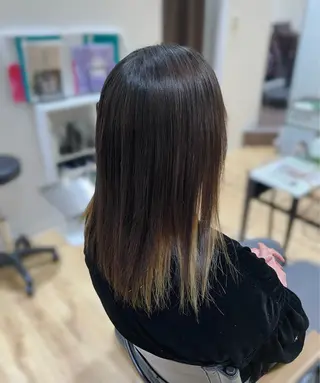 セミロング パーマ ツヤ髪カラー🩷 田中愛莉のヘアスタイル