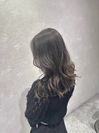 セミロング カラー 山田 梨央のヘアスタイル