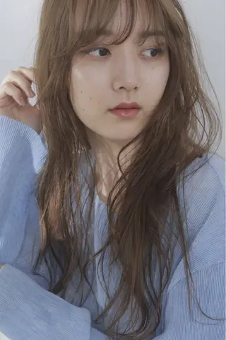 ロング 佃 知南のヘアスタイル