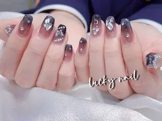 ネイル Lucky nail  小林和希のネイルデザイン