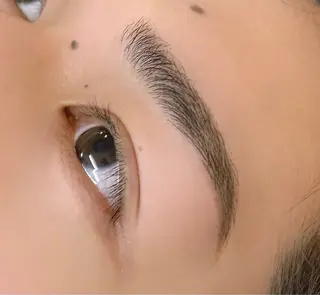 アイブロウ U. Reina🎀/梅田のマツエク・マツパデザイン