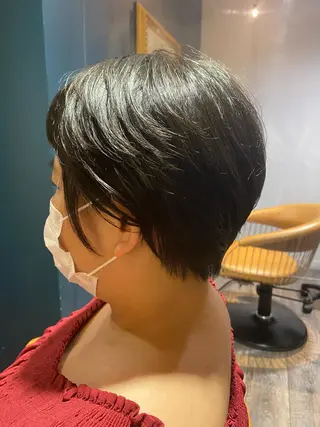 ショート 梅田ハイトーン チダ ヒナノのヘアスタイル