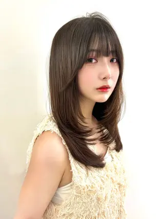 セミロング PULSE yokohama所属・レイヤー |オリーブ |ヘーゼルベージュのヘアスタイル