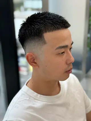 メンズ 梅田茶屋町メンズ フェード パーマのヘアスタイル