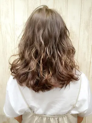 セミロング ロング カラー やまだ まいのヘアスタイル