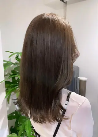 セミロング 艶髪カラー✨ misaki .のヘアスタイル
