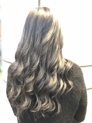 セミロング uti所属・菊池 幹のヘアスタイル