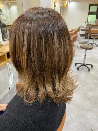 ミディアム サロウィン新宿三丁目所属・✨巻けるストレート・ 矯正特化✨taroのヘアスタイル