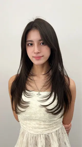 ロング 加藤 優里のヘアスタイル
