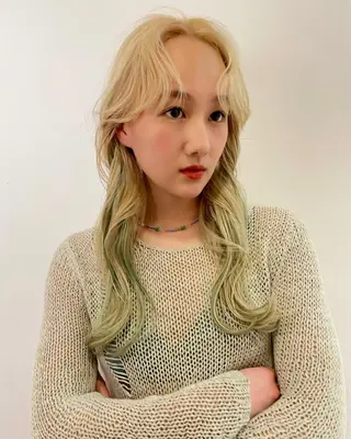 ミディアム カラー SALOWIN所属・ブリーチ✨ ボブ✨レイヤーのヘアスタイル