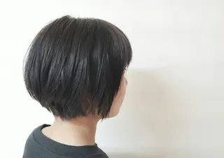 ショート カラー 透明感ハイライト◎ 伊藤夏海のヘアスタイル