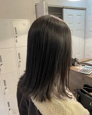 ミディアム カラー ハラダ ヒナミのヘアスタイル