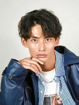 ミディアム メンズ 楽にキマる ⚔️夢生志(ゆうし)のヘアスタイル