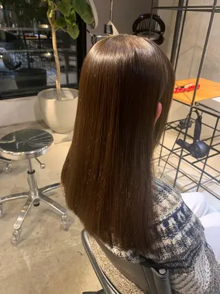 カラー ベージュ/ダブルカラ ー/新潟駅/青柳萌果のヘアスタイル